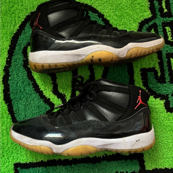 Jordan 11 - Picture 1 of 5